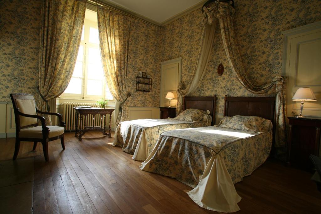 Chateau De Beaujeu Sens-Beaujeu Стая снимка