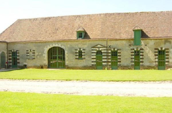 Chateau De Beaujeu Sens-Beaujeu Екстериор снимка